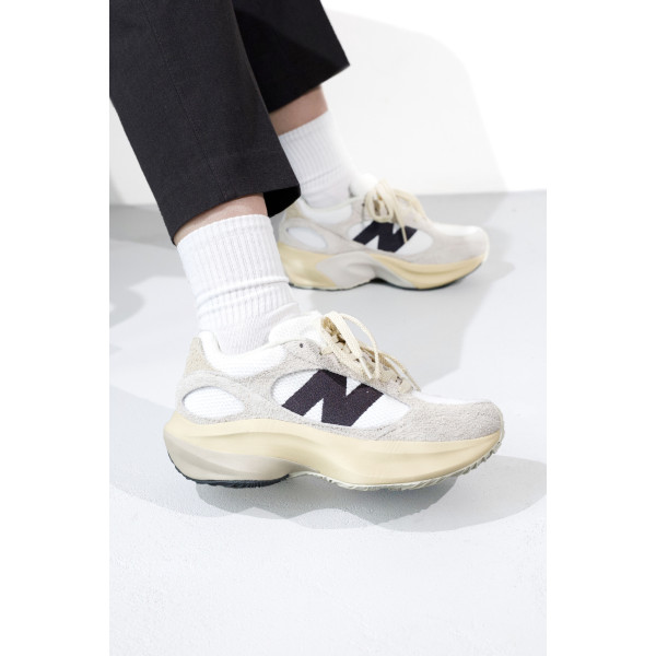 New Balance Warped Runner Beige/White