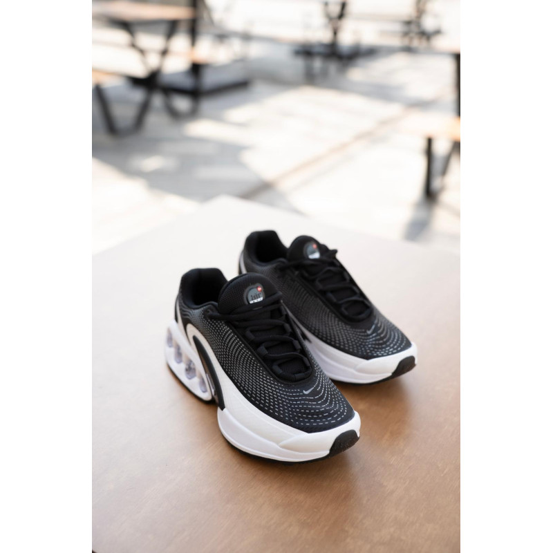Кросівки Nike Air Max DN Black White V2