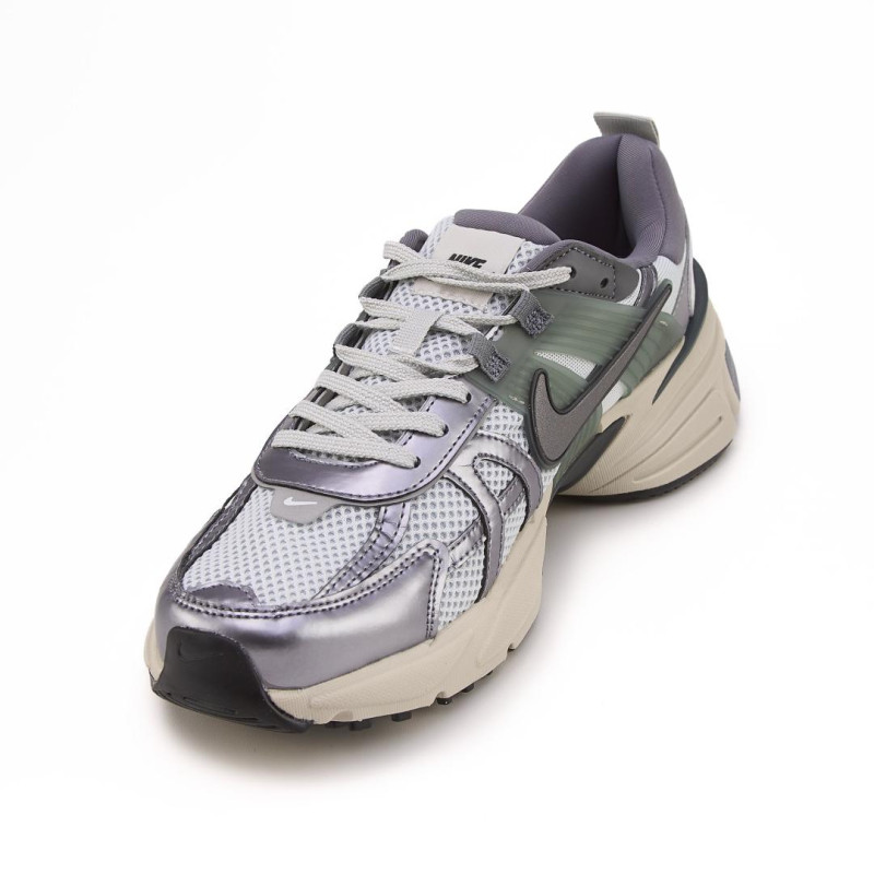 Кросівки Nike Runtekk V2K Summit White Metalic Silver