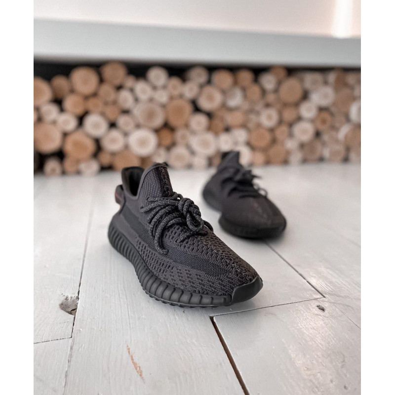 Кросівки Adidas Yeezy Boost 350 V2 Black (хРефлективные шнурки)